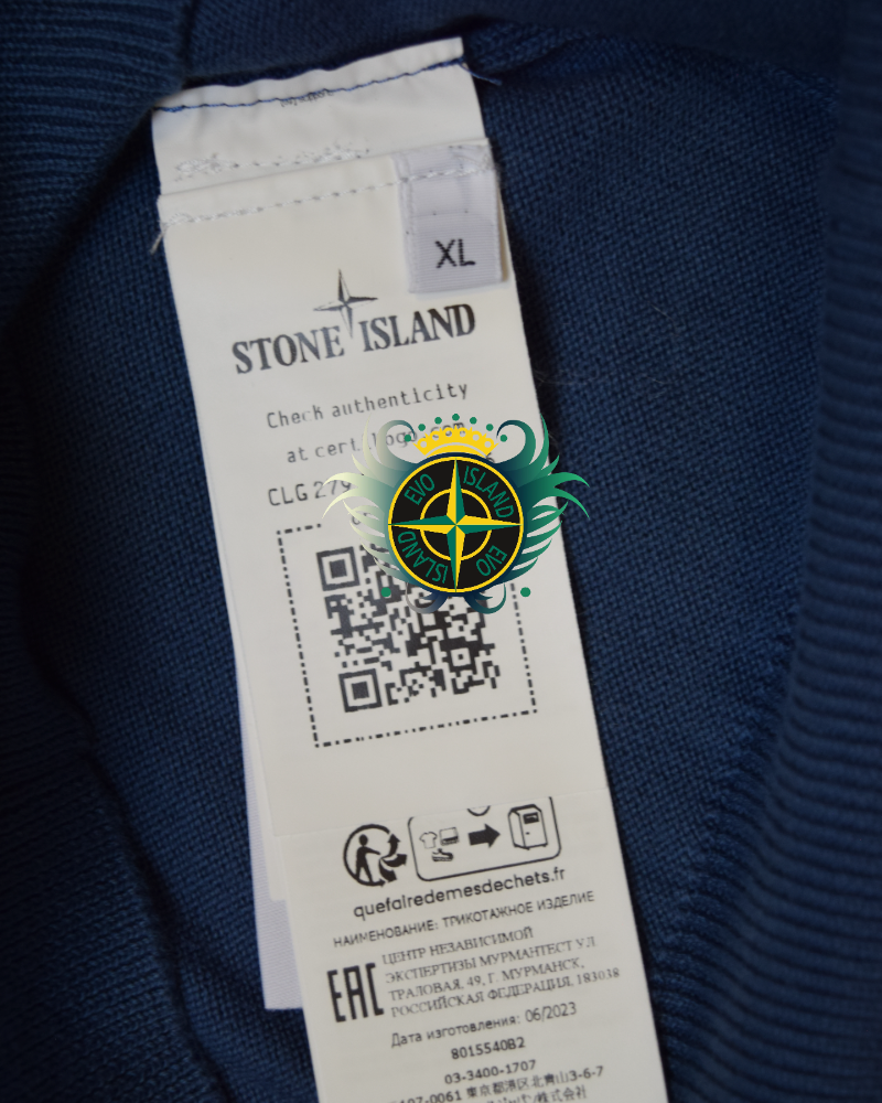 Stone Island Lightweight Knit dark blue detail view