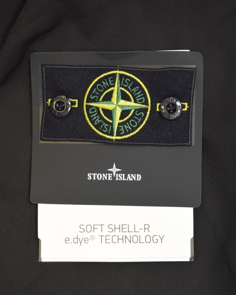 Stone Island Soft Shell-R Edye Jacket black detail view