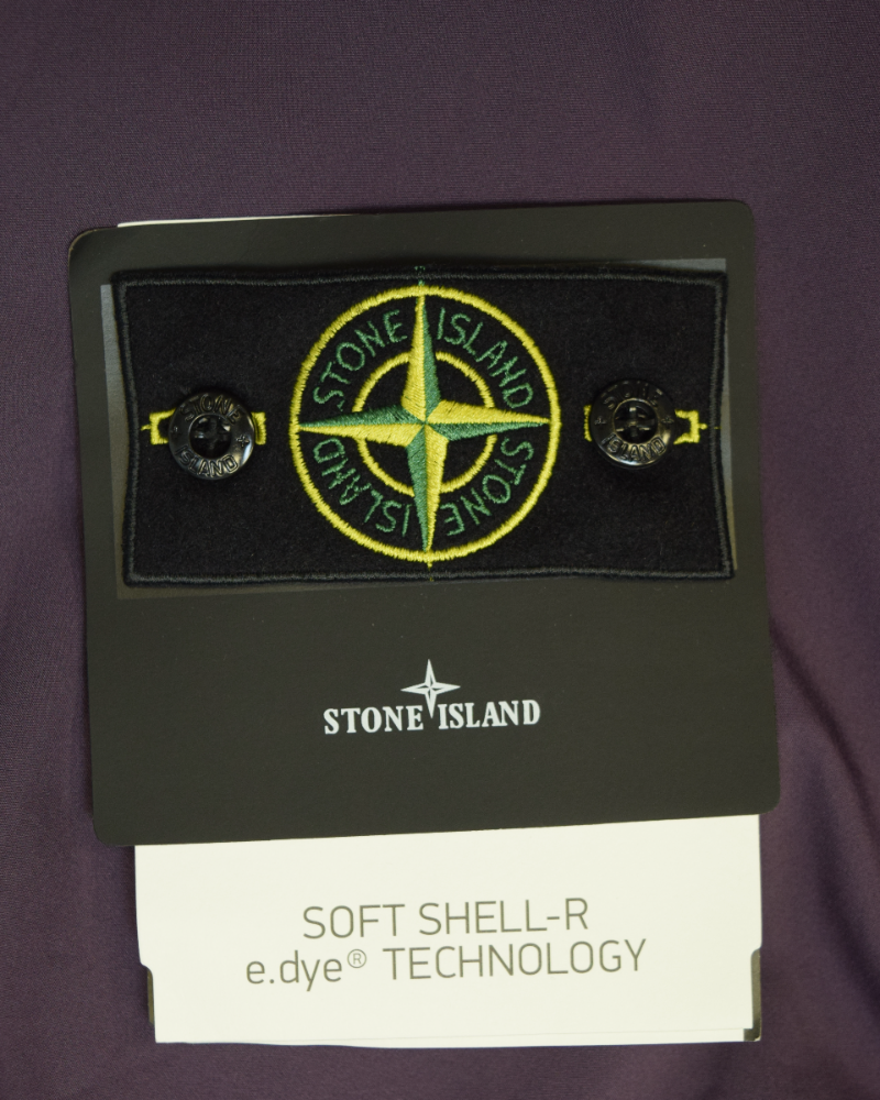 Stone Island Soft Shell-R Edye Jacket purple detail view