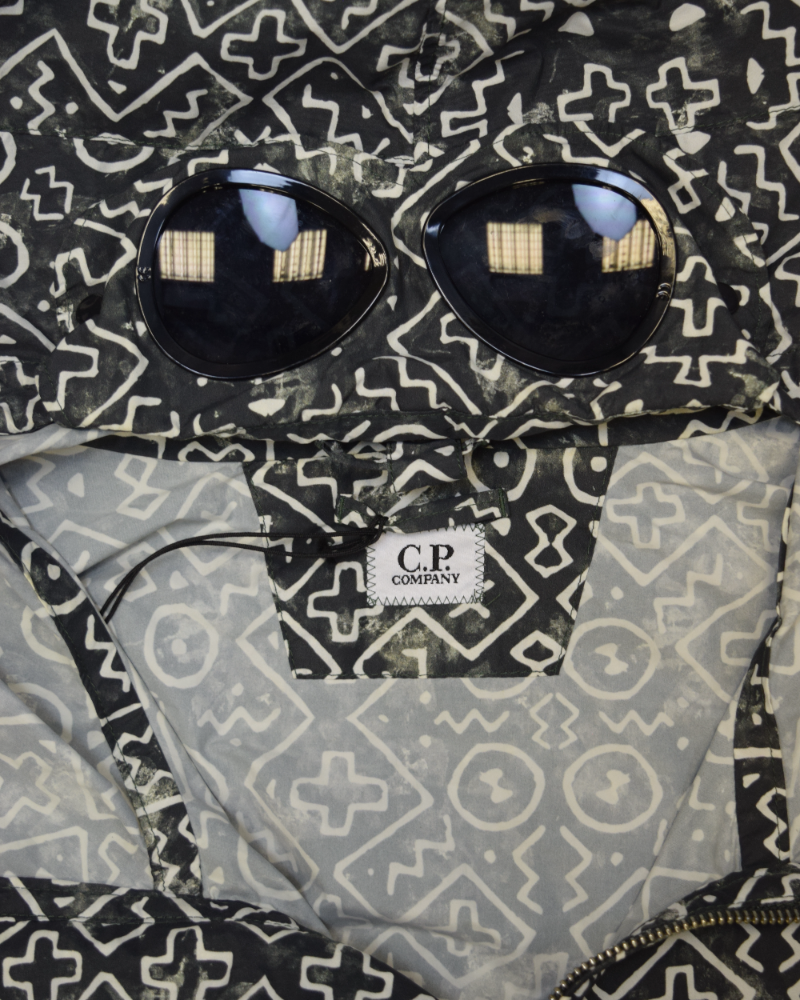 C.P Company Flat Nylon Goggle Jacket Drak Green detail view