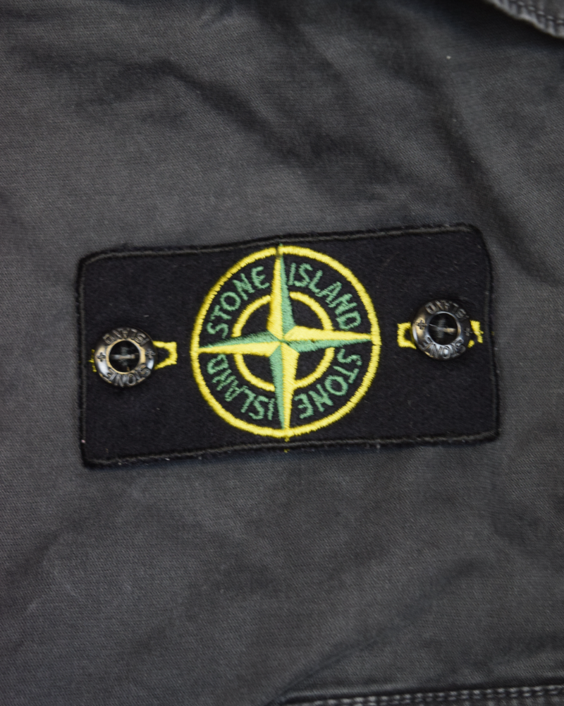 Stone island Old Treatment Cargo shorts grey detail view