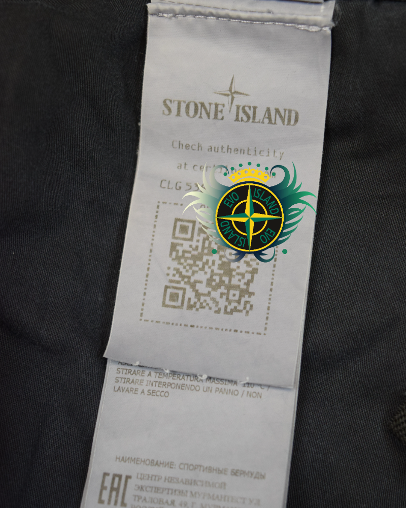 Stone island Old Treatment Cargo shorts grey detail view