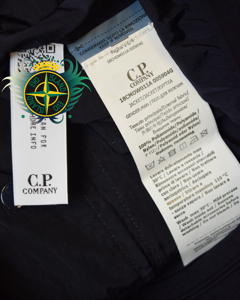 C.P. Company Chrome - R Jacket Navy Blue detail view