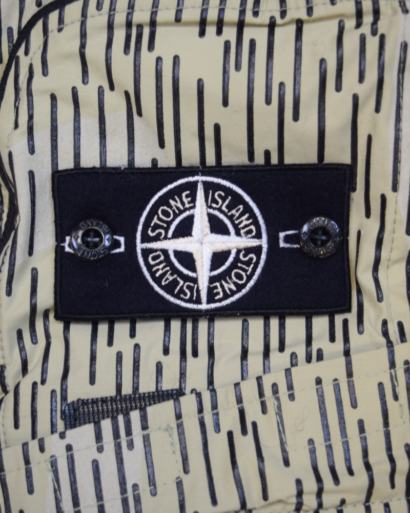 Stone Island Rain Camo Naslan Light Watro Reflective Down Bomber Jacket Camo detail view