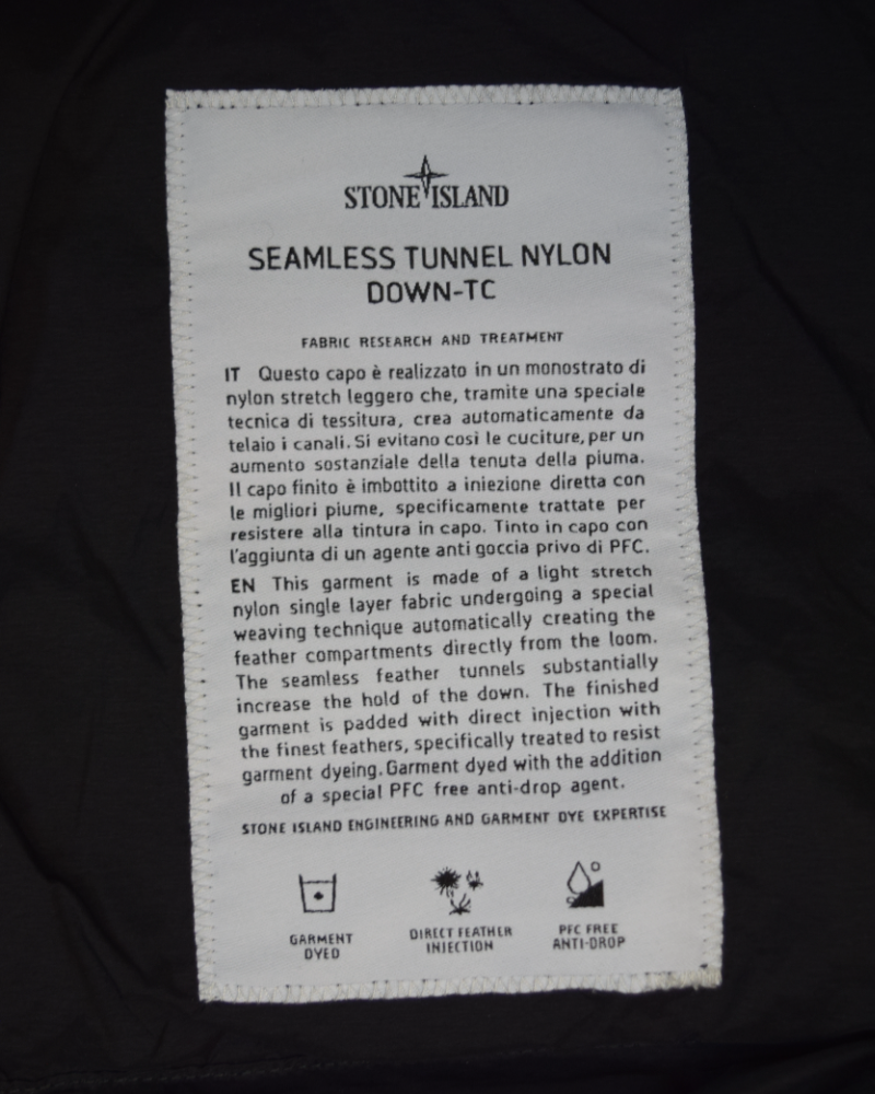 Stone Island Seemless Tunnel Nylon Down TC Black detail view