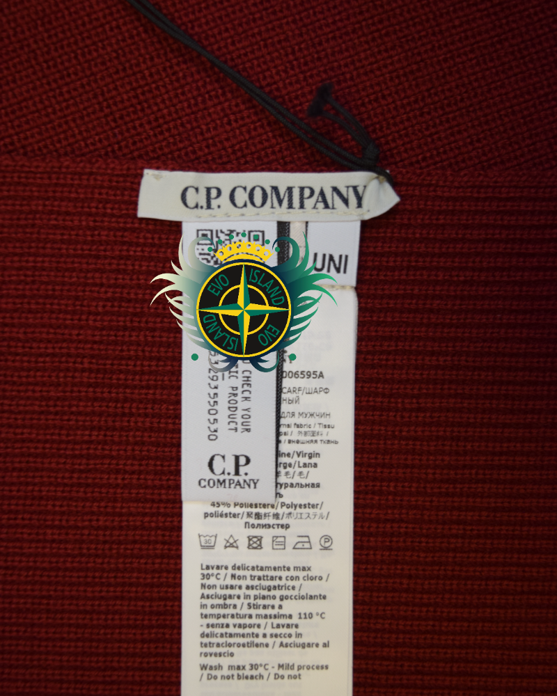 C.P. Company Tight Knit Scarf red detail view