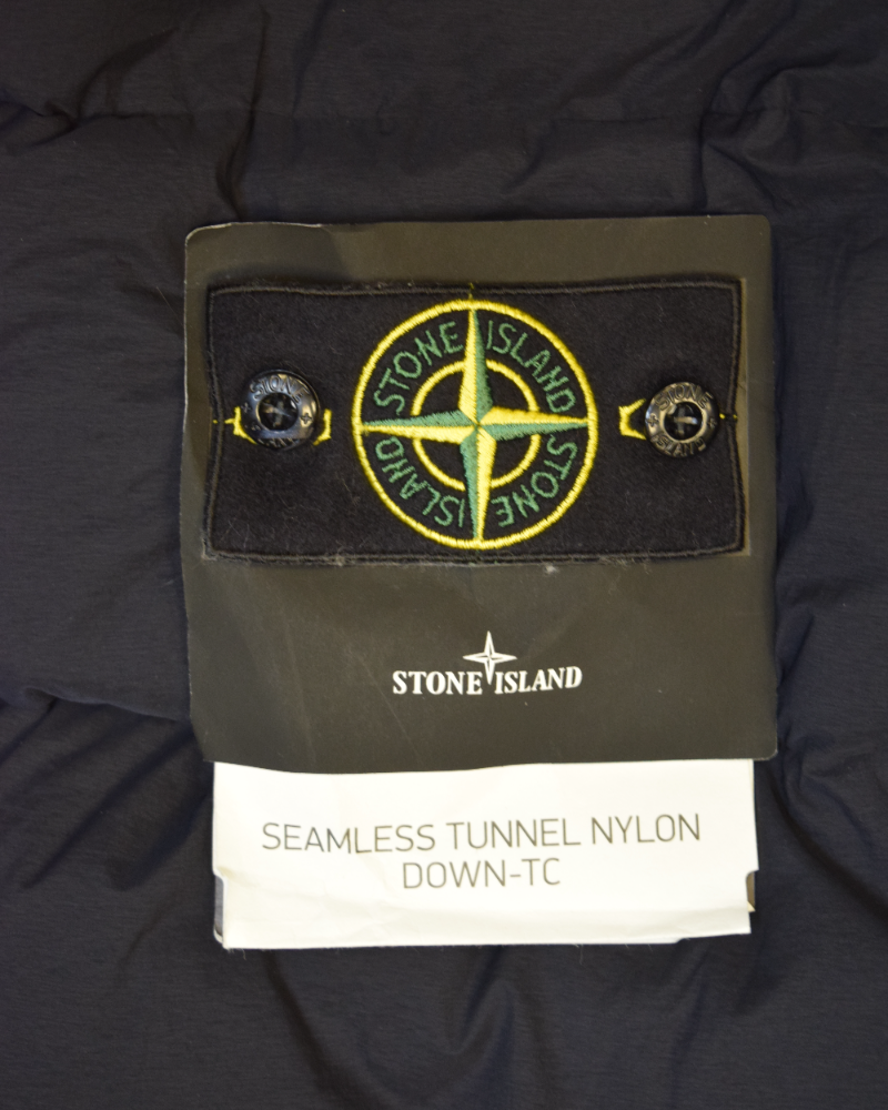 Stone Island Seamless Tunnel Down TC Navy detail view