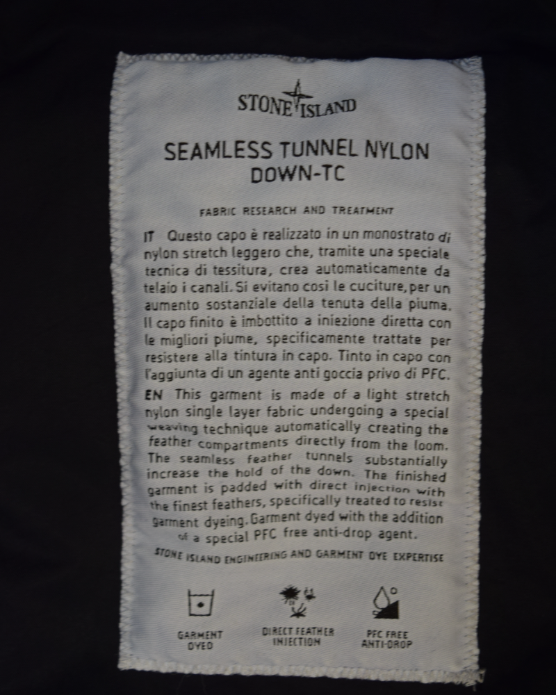 Stone Island Seamless Tunnel Down TC Navy detail view