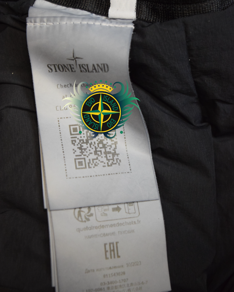 Stone Island Seamless Tunnel Down TC Navy detail view